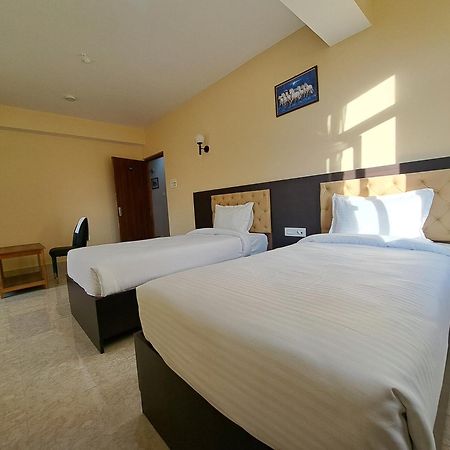 Snow White Retreat Hotel And Restaurant กังต็อก ภายนอก รูปภาพ