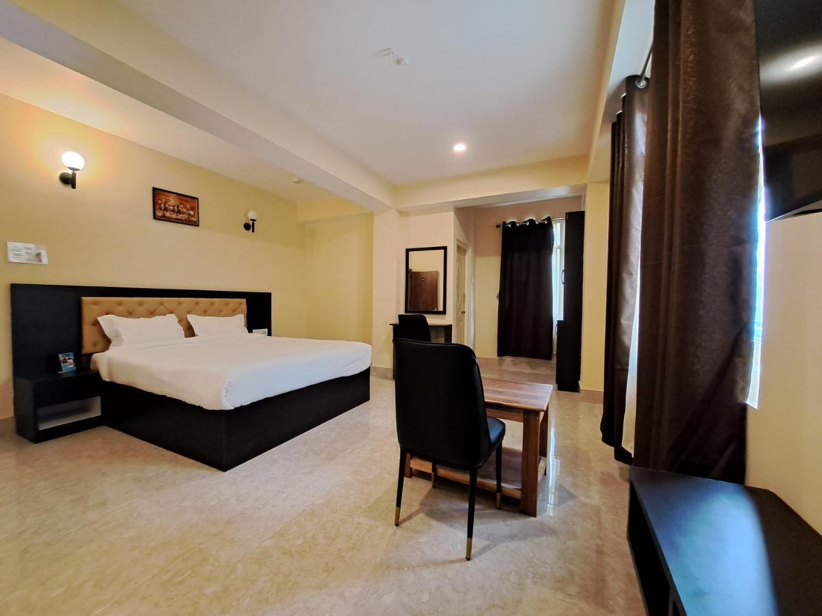 Snow White Retreat Hotel And Restaurant กังต็อก ภายนอก รูปภาพ