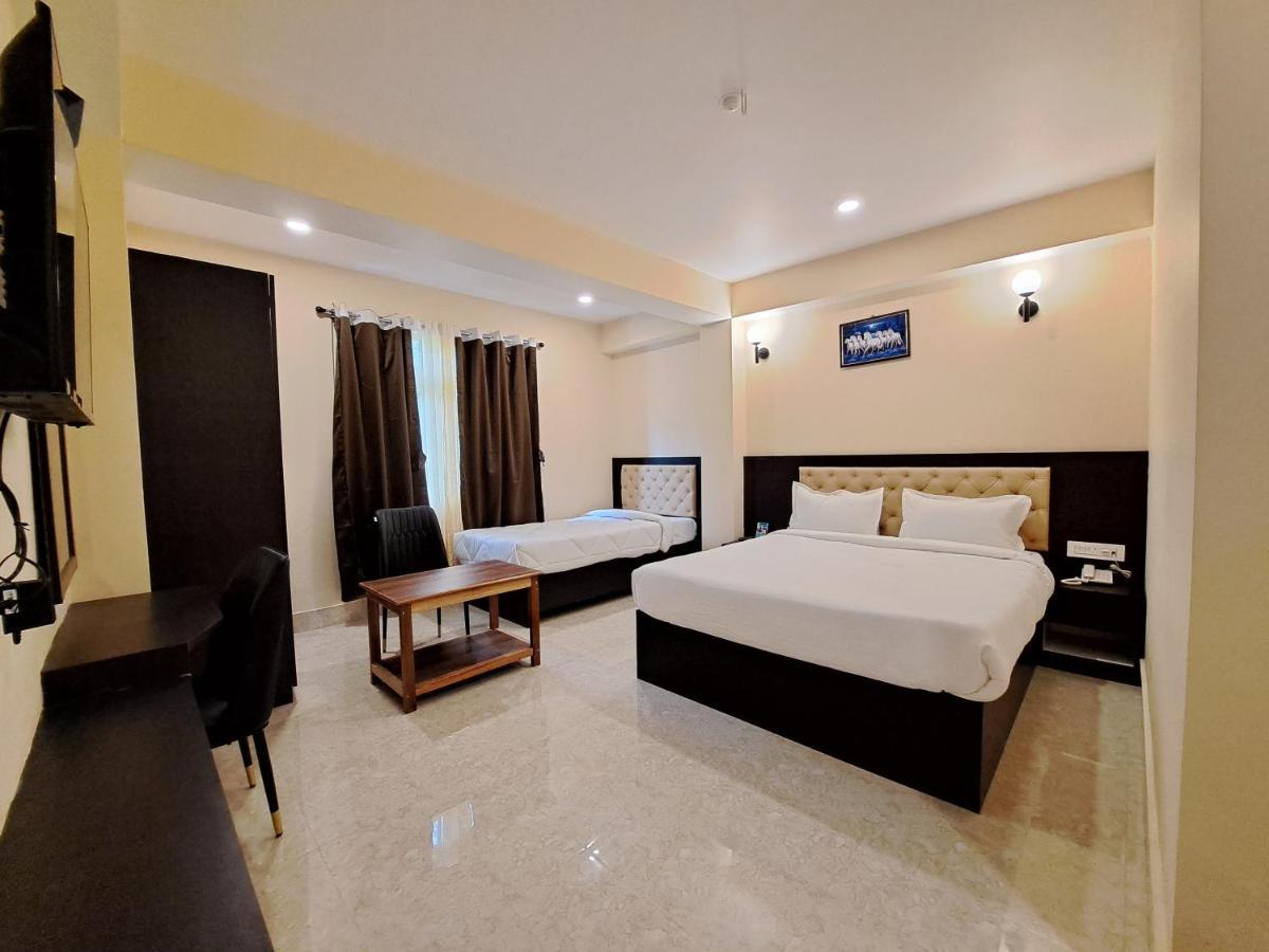 Snow White Retreat Hotel And Restaurant กังต็อก ภายนอก รูปภาพ