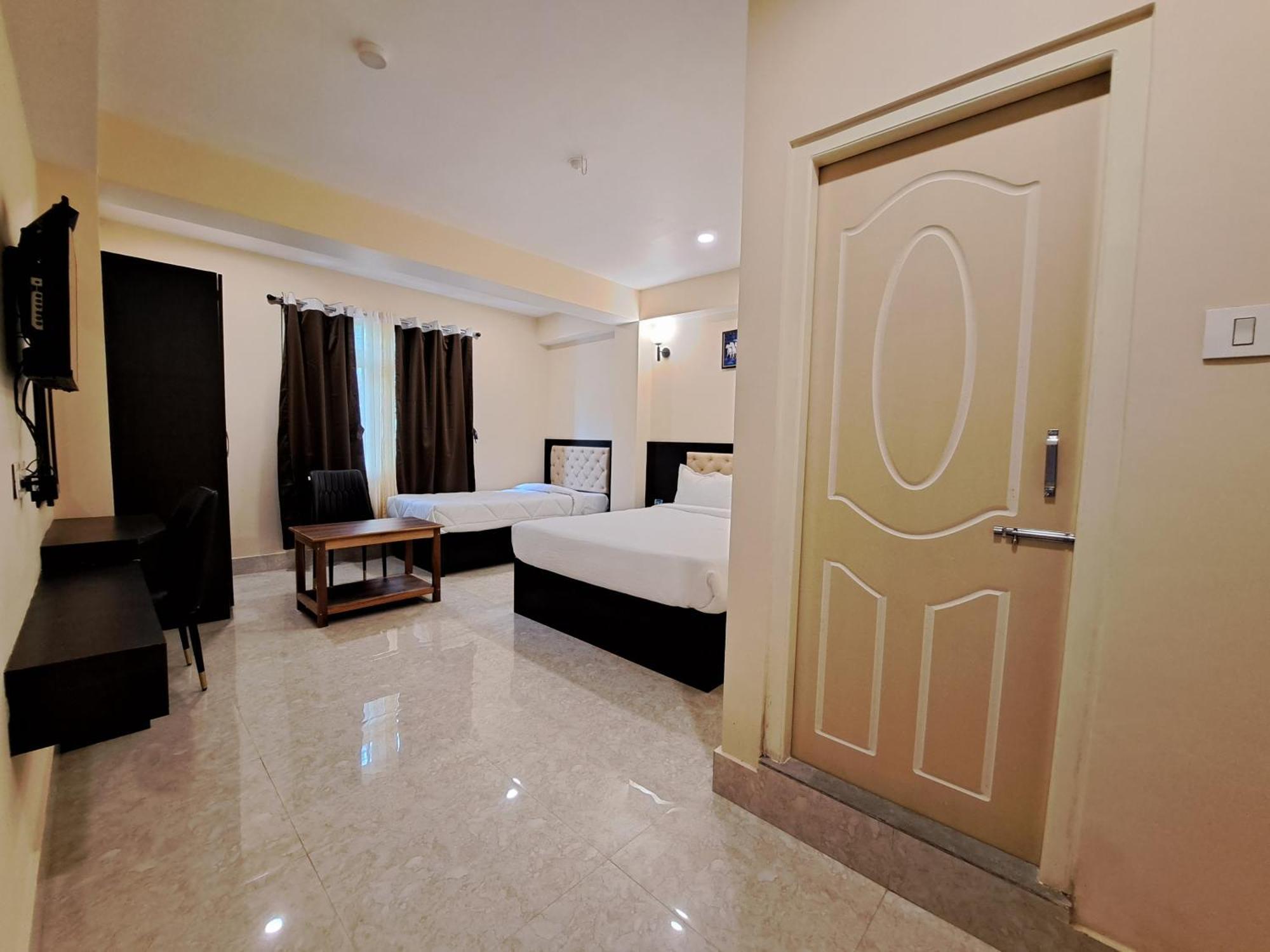 Snow White Retreat Hotel And Restaurant กังต็อก ภายนอก รูปภาพ