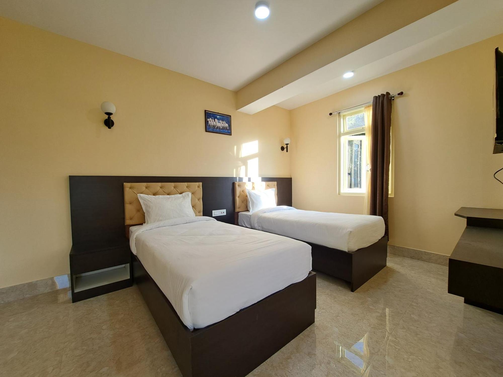 Snow White Retreat Hotel And Restaurant กังต็อก ภายนอก รูปภาพ